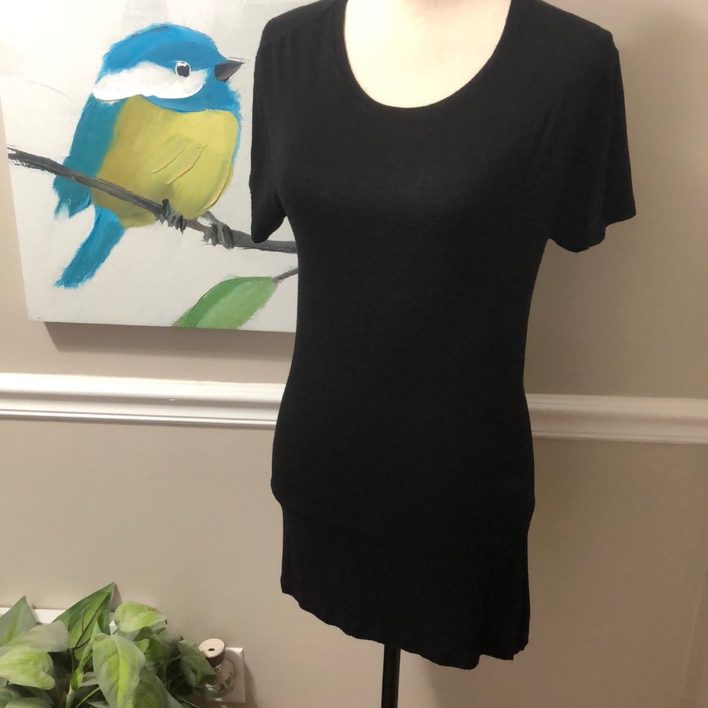 black fitted tshirt.
